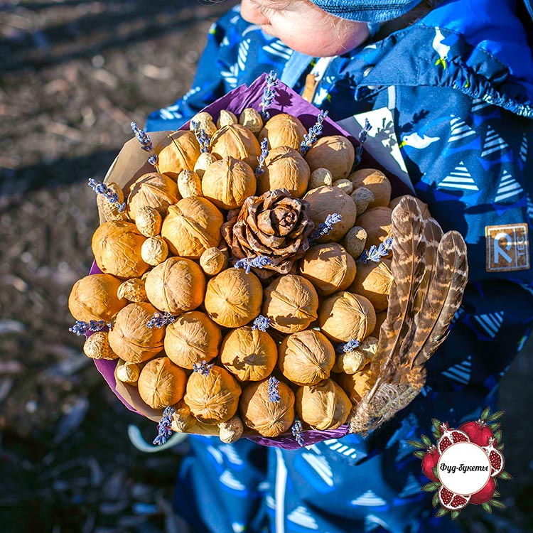 Мастер-класс “Букет из шишек”